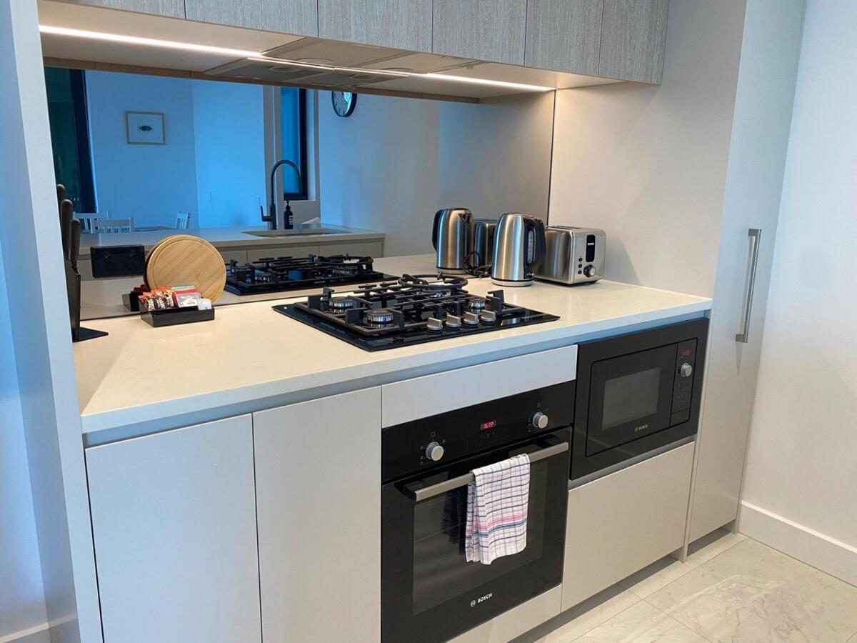 Apartment Kozyguru Rhodes Modern 2bed Parking& Views Sydney